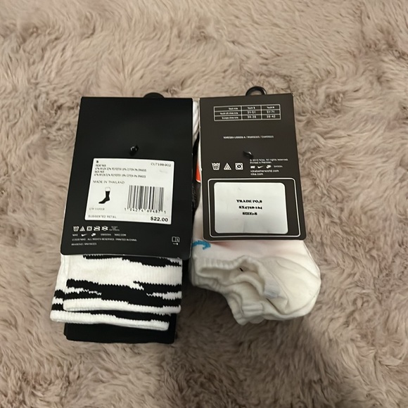 Brand New Nike youth socks size small - Picture 2 of 2